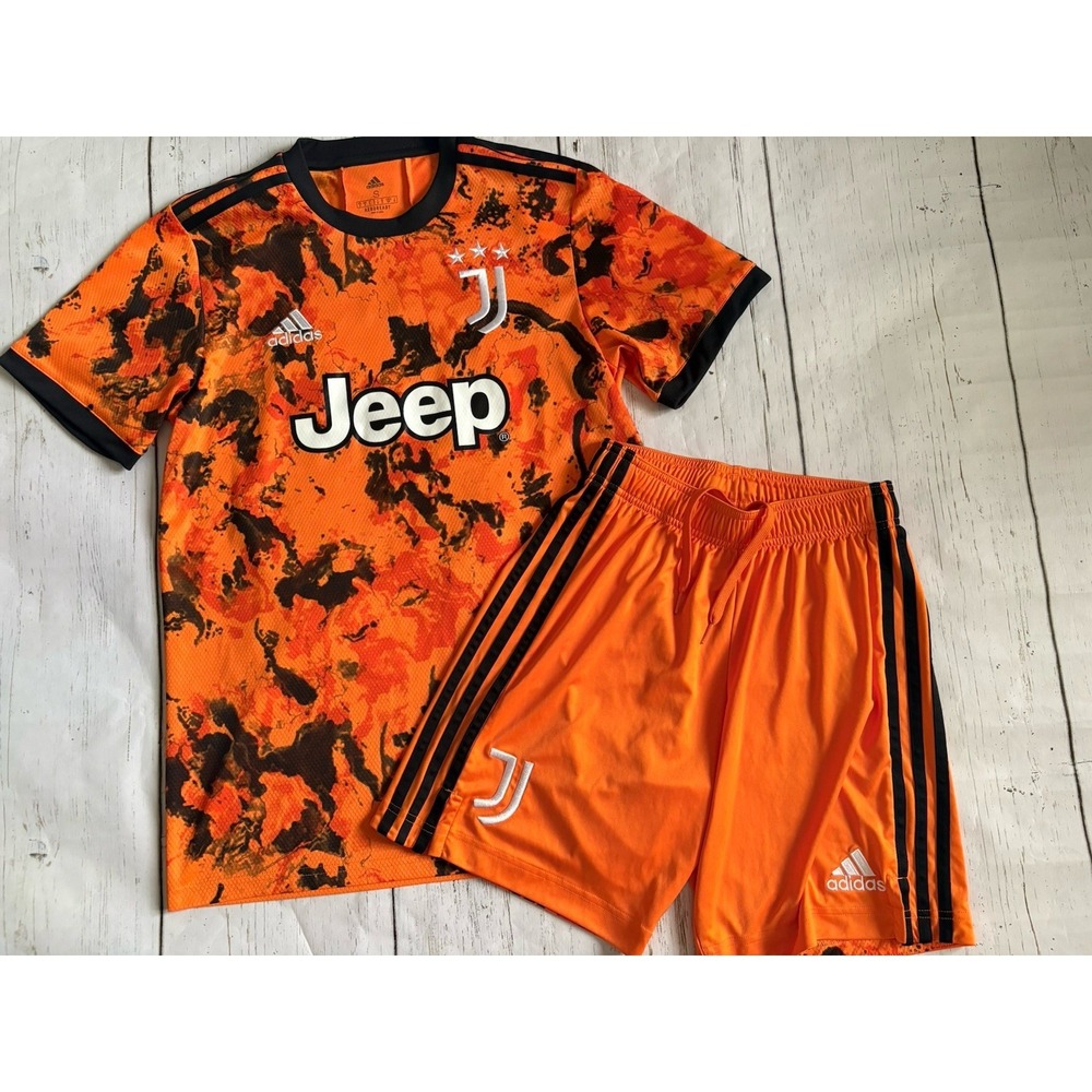 Adidas Juventus Weston McKennie 3rd jersey/Shorts  Jeep size small Orange